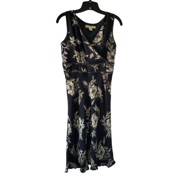 Petite Sophisticate Dresses & Skirts - Petite Sophisticate Floral Faux Wrap V-neck Silk Dress | Like New | 4P | Black